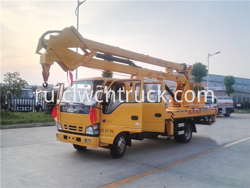 truck with bucket lift 1